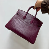 Streamlined handbag styled for everyday wear