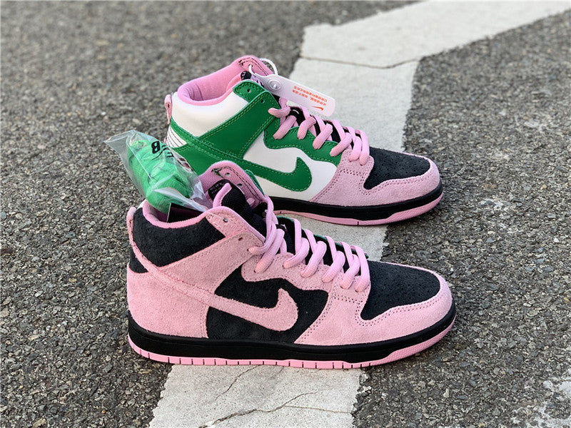 Nike Men's & Women's Iconic Street Trainers — Style 203 interior view