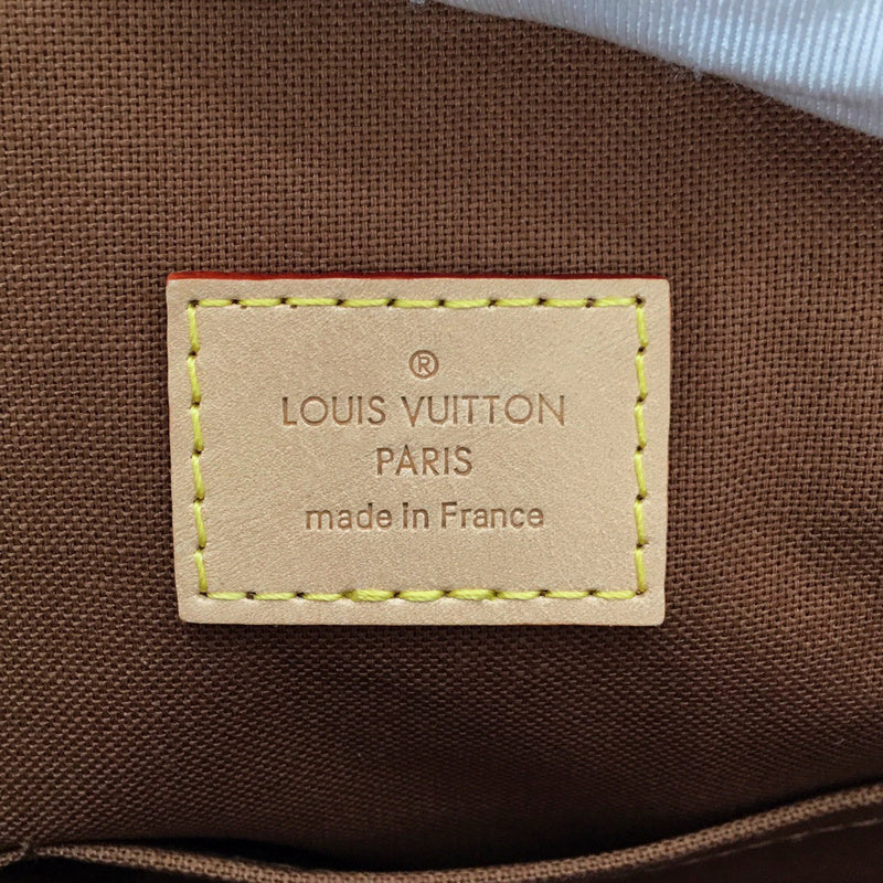 Close-up detail of refined statement women's handbag – women's everyday handbag