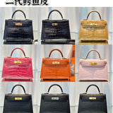  Chic carryall bag front view