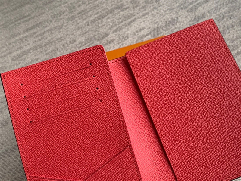  structured bag interior and compartment view 9
