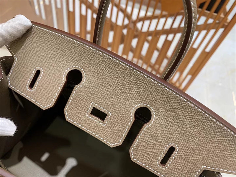 Balanced handbag styled for everyday wear