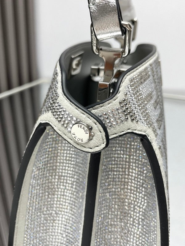 Ziva's Charm handbag – product shot (20cm*11cm*15cm)