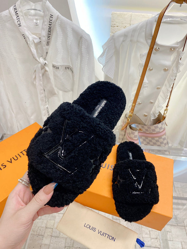 Louis Vuitton shoes Style 330 - sole and craftsmanship detail