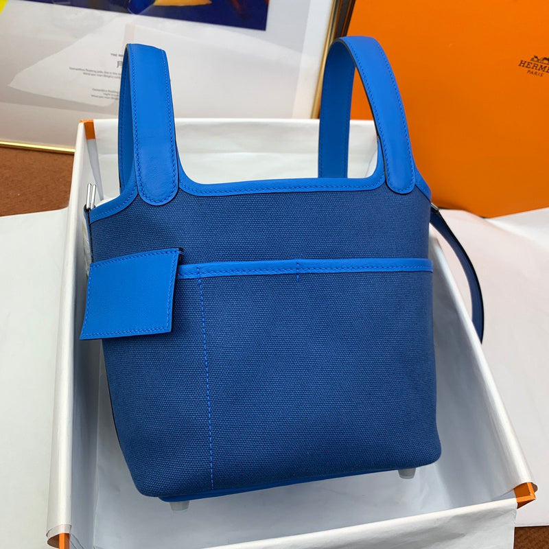 Elegant handbag styled for everyday wear