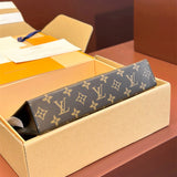  shopper bag interior and compartment view 15