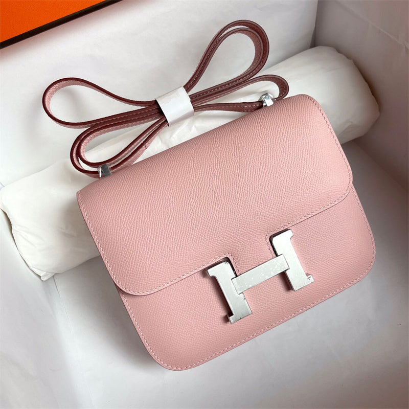 Versatile handbag styled for everyday wear