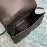 Zivas Charm Everyday Sophistication Statement Handbag (Contemporary Shape Language) – Styled Look