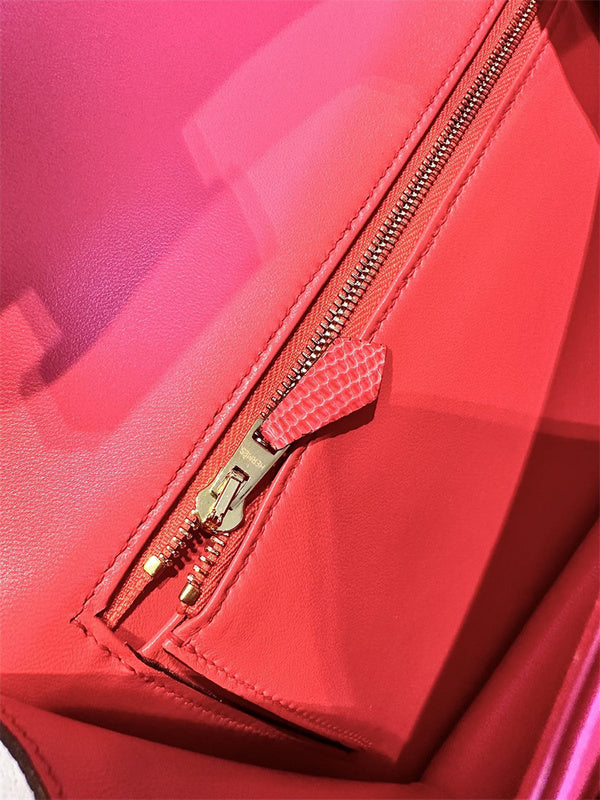  elegant carryall bag detail view showing craftsmanship