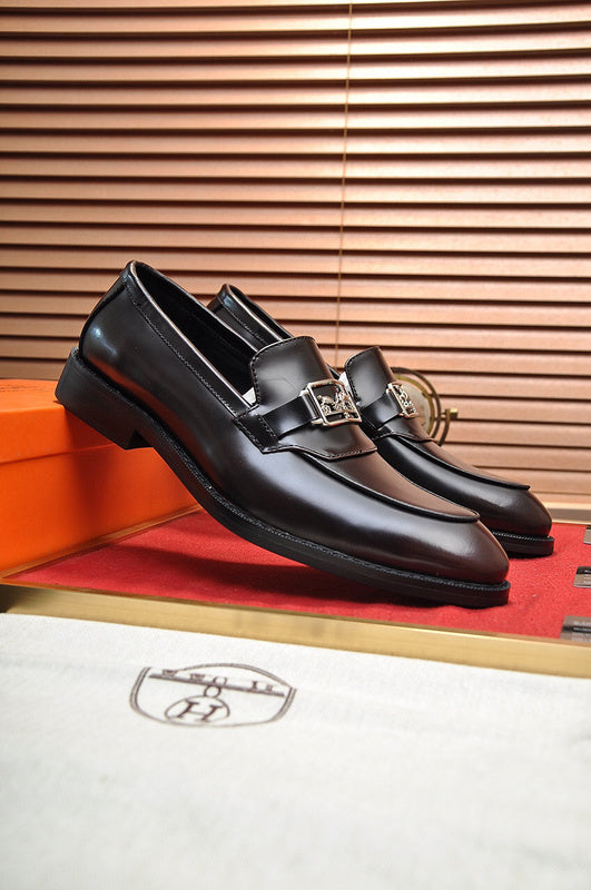 Hermès Chocolate Brown Bow-Detail Flats - Angled View