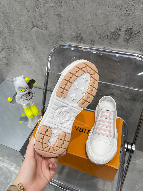 Louis Vuitton shoes Style 376 - top view showing design