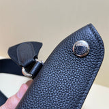  tote bag interior and compartment view 27
