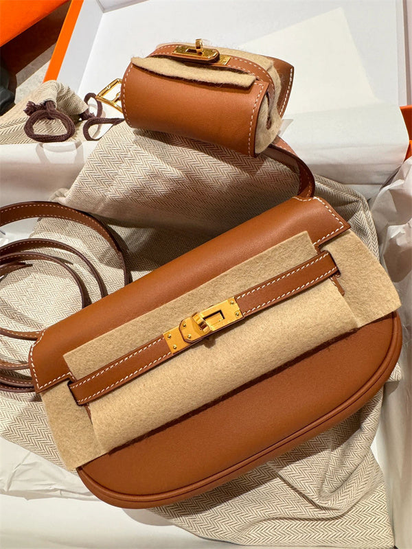 Interior view of structured premium bag