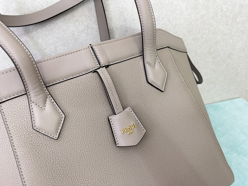 Ziva's Charm handbag – product shot (15cm*18.5cm*18cm)