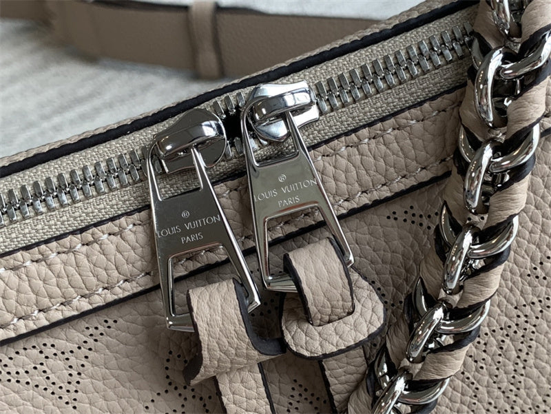  Classic structured bag front view 7