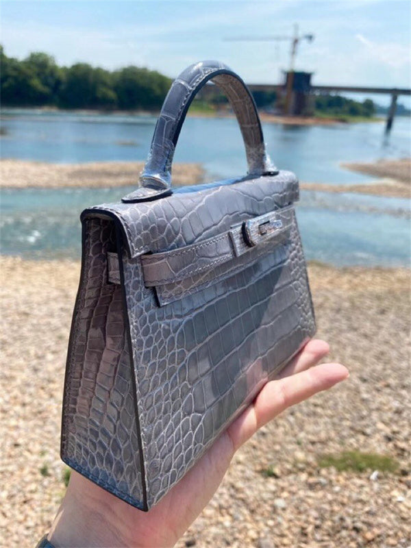  Understated shoulder bag front view 19