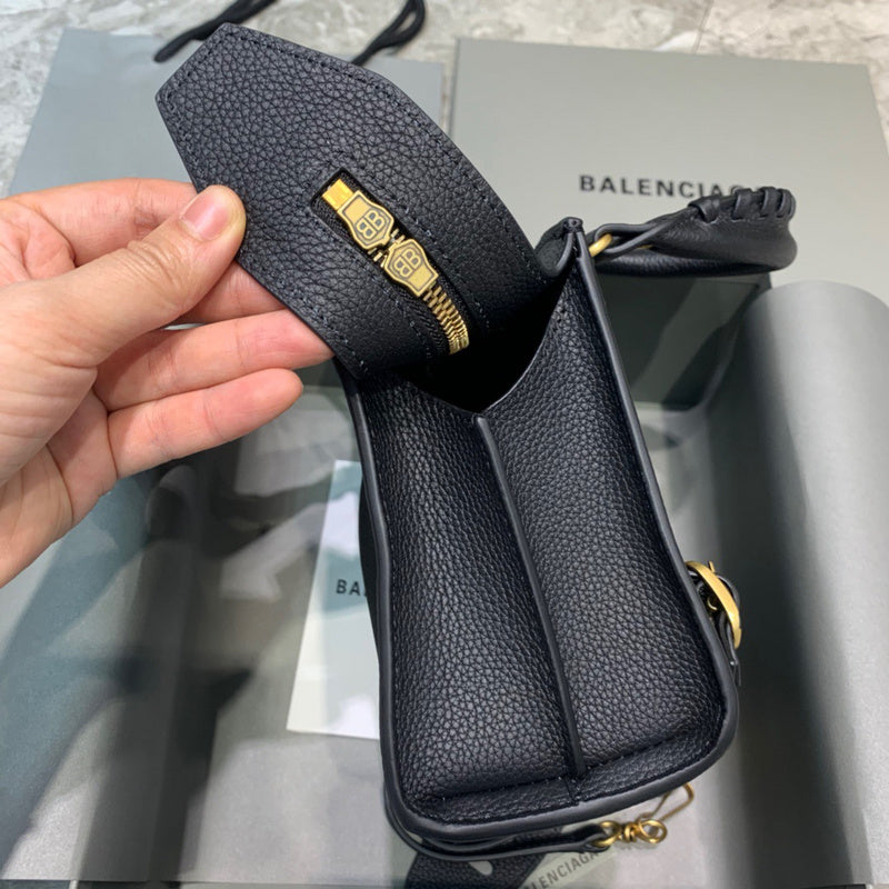 Effortless Faux Leather Handbag - Versatile Everyday Design | Women's Luxury Handbag #320 - back view (image 4) of designer-inspired handbag
