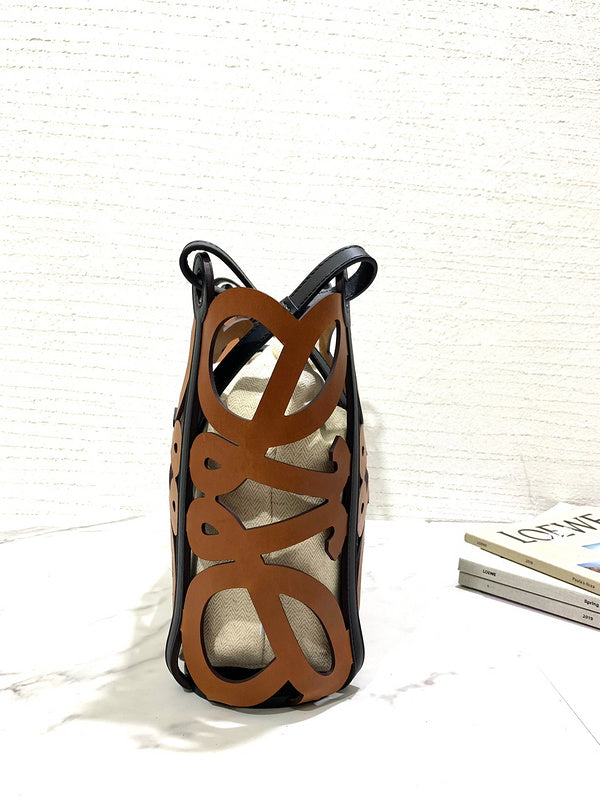 Ziva's Charm handbag – front view (32cm*12cm*25.5cm)