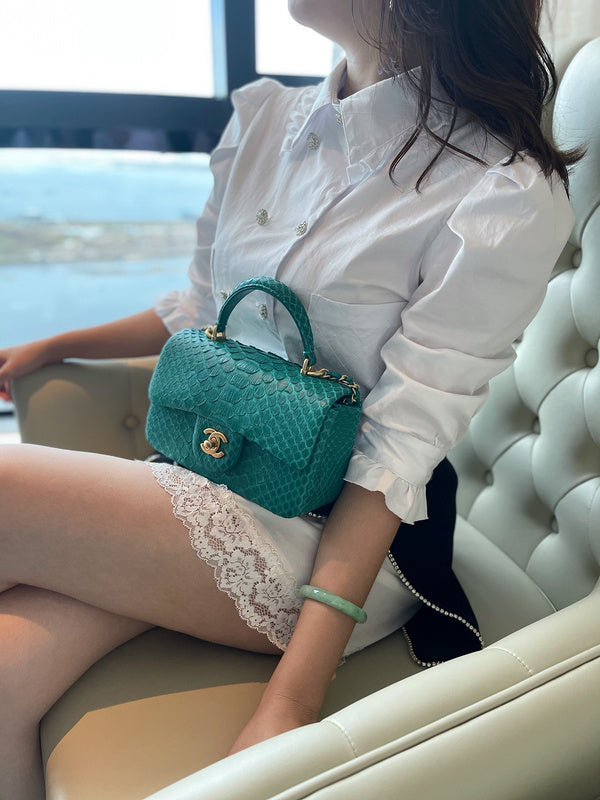  mid purse view 7
