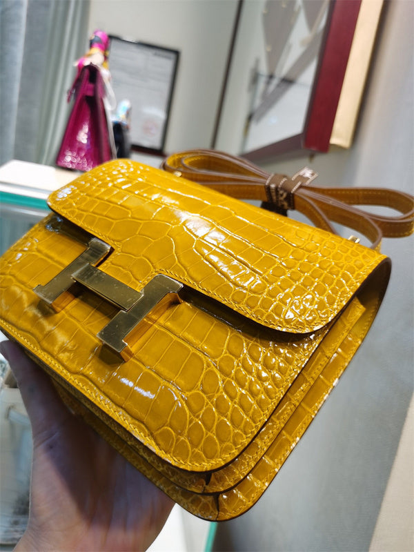 Minimalist bag women's premium everyday handbag