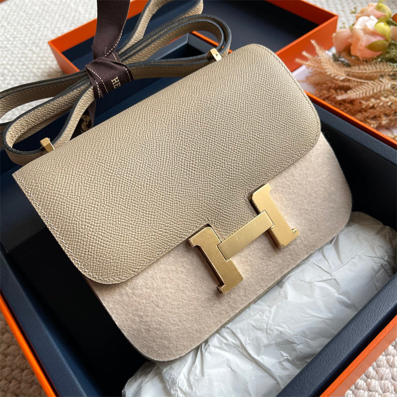 Poised handbag styled for everyday wear