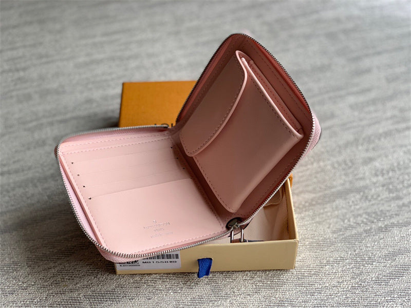  everyday bag interior and compartment view 21