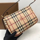 Ziva's Charm handbag – close-up view (one versatile size)