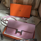 Crisp handbag styled for everyday wear