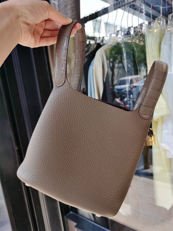 Elegant bag women's premium everyday handbag