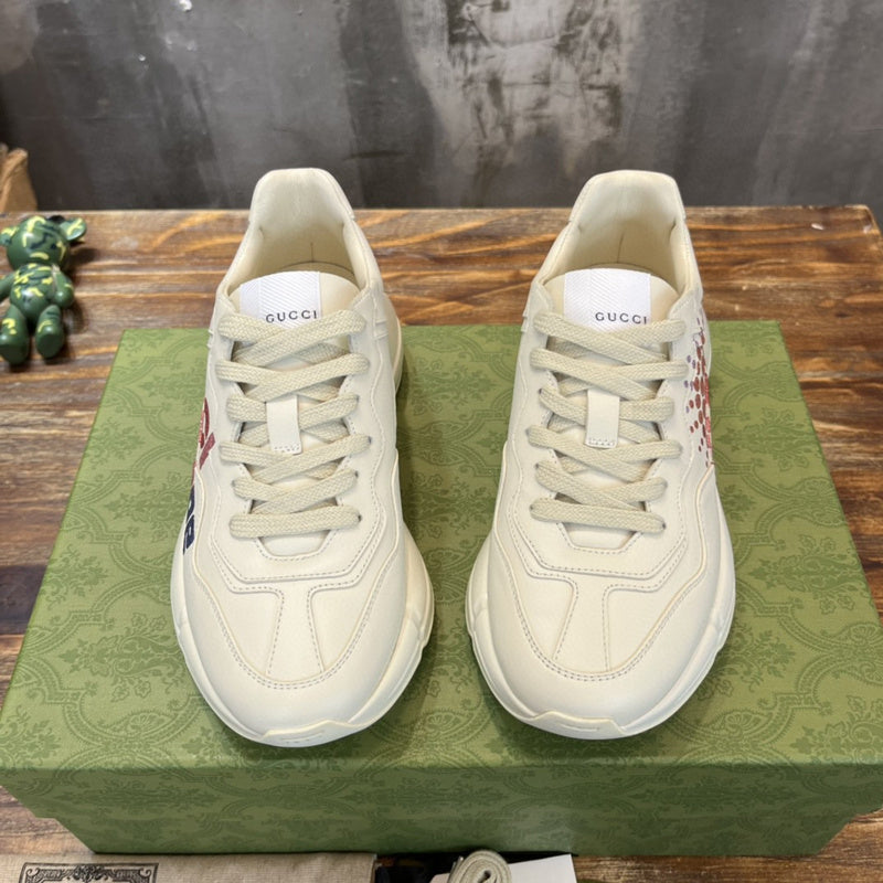 Gucci classic monochrome luxury sneakers view 8 everyday casual design