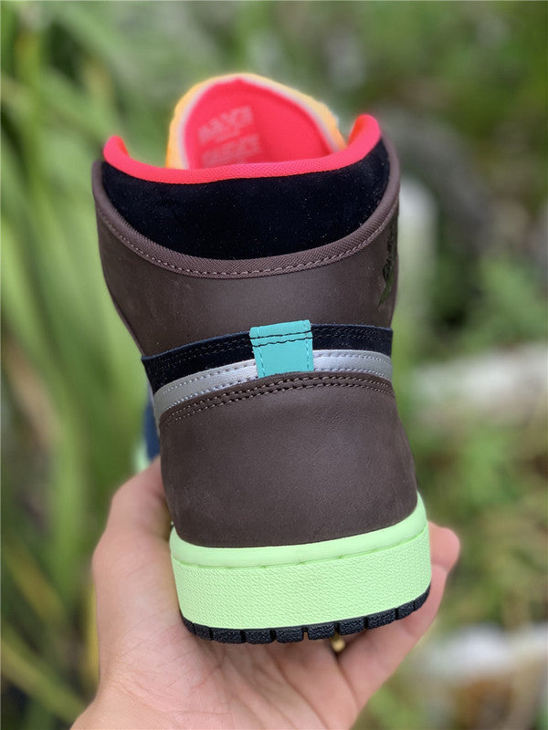 Nike Men's & Women's Signature Luxury Sneakers — Style 120 interior view