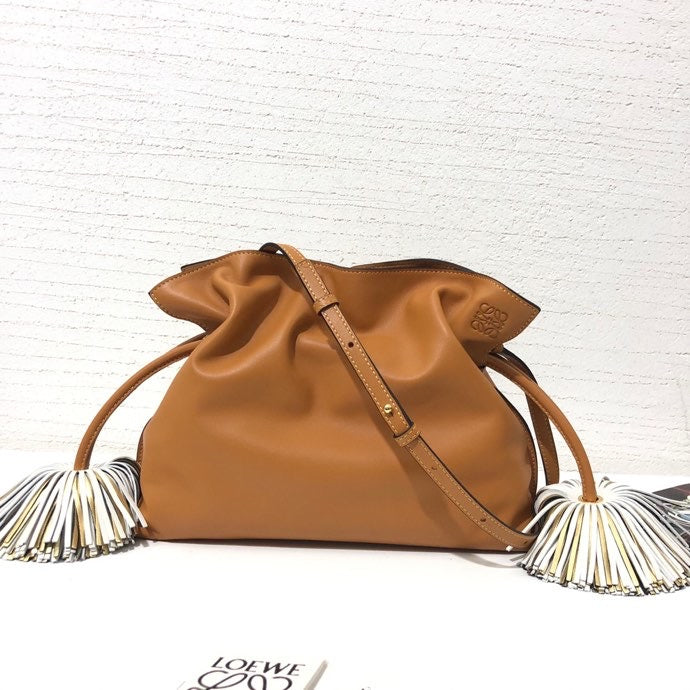 Ziva's Charm handbag – full view (30cm*10.5cm*24.5cm)