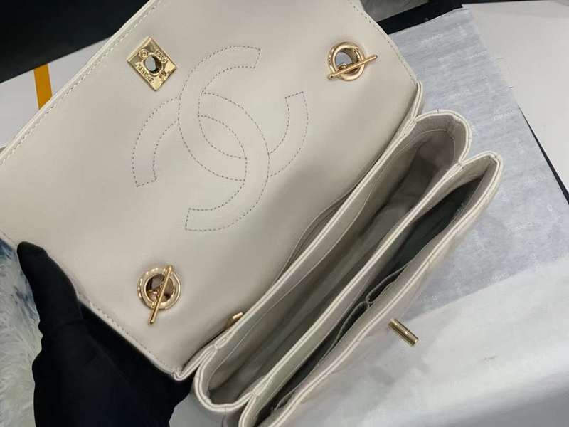Zivas Charm Signature Style Luxury Handbag (Designer-Inspired Craftsmanship) – Detail View