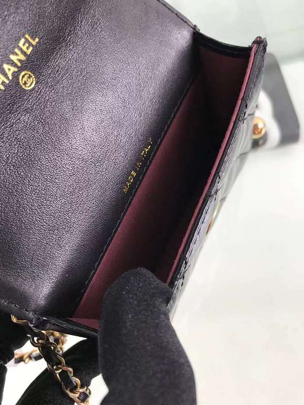 Zivas Charm Chic Craftsmanship Fashion Handbag (Effortless Style Upgrade) – Lifestyle Shot