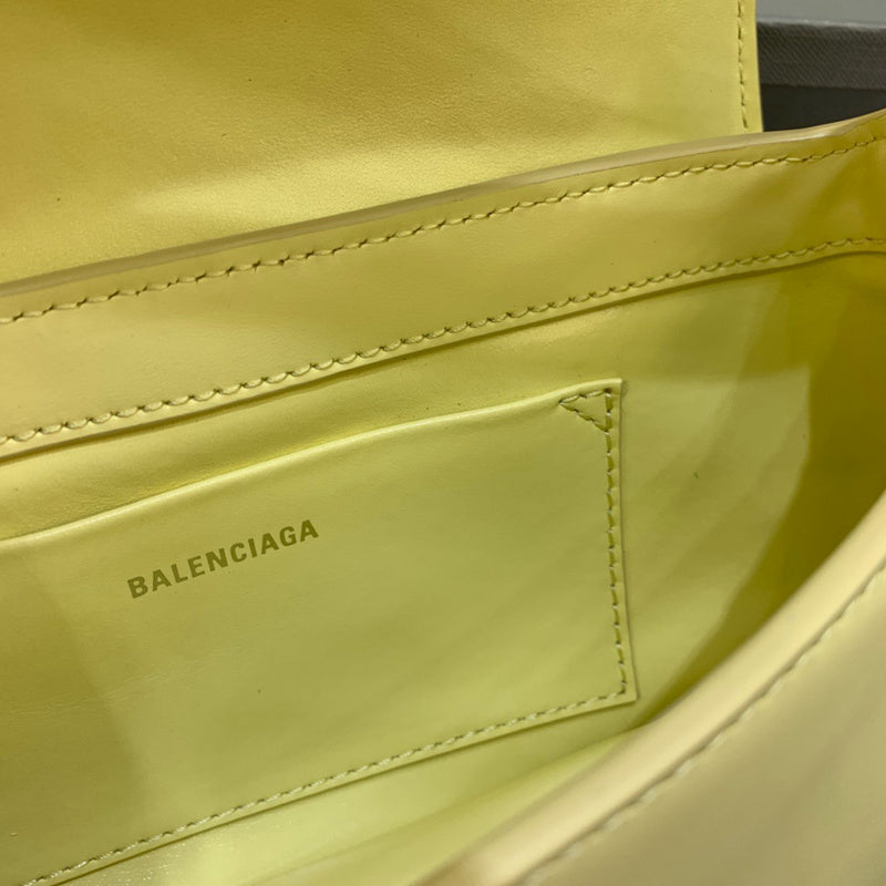 Timeless Vegan Leather Handbag - Chic Everyday Appeal | Women's Premium Handbag #438 - texture close-up (image 9) of designer-inspired handbag