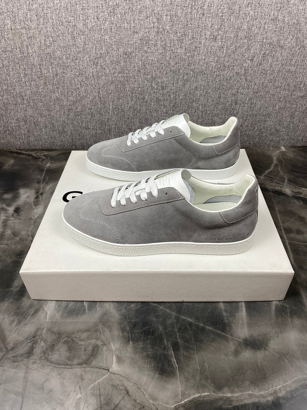 Givenchy shoes Style 190 - logo and branding close-up