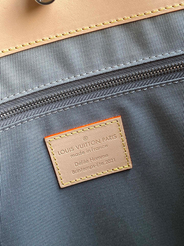 Side profile of modern statement women's handbag – women's designer-style accessory