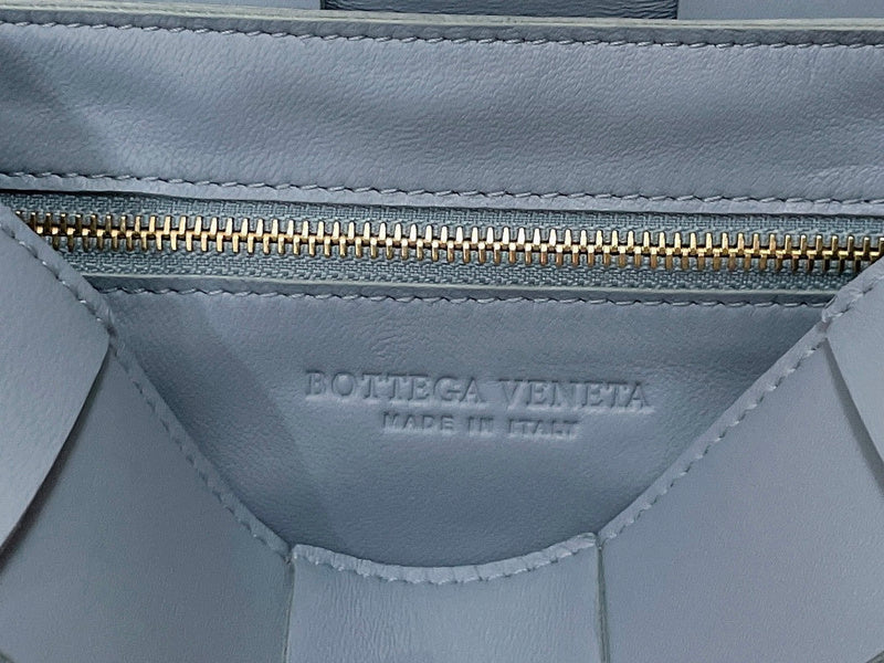 Classic Premium PU Leather Handbag - Everyday Elegance | Women's Designer-Inspired Purse #1630 - close-up detail shot (image 3) of designer-inspired handbag