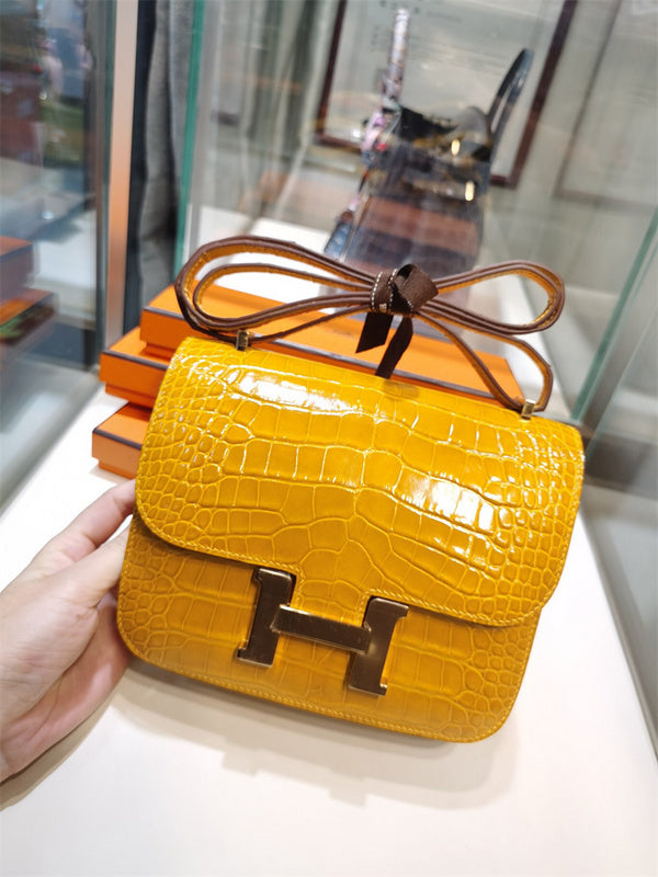 Minimalist handbag styled for everyday wear