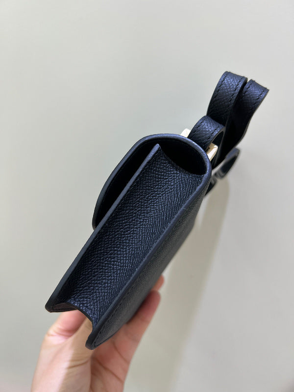 Fluid bag women's premium everyday handbag