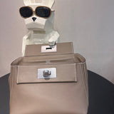  Structured shoulder bag front view 7