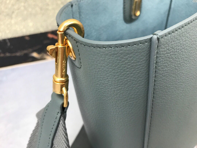 Side profile of modern premium women's handbag – women's luxury accessory