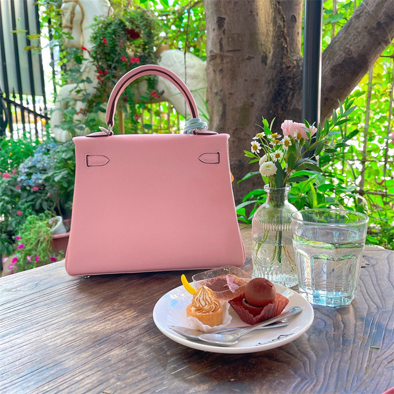 Streamlined handbag styled for everyday wear
