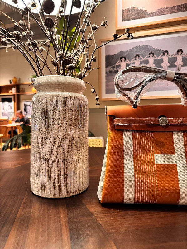  handbag interior and compartment view 27