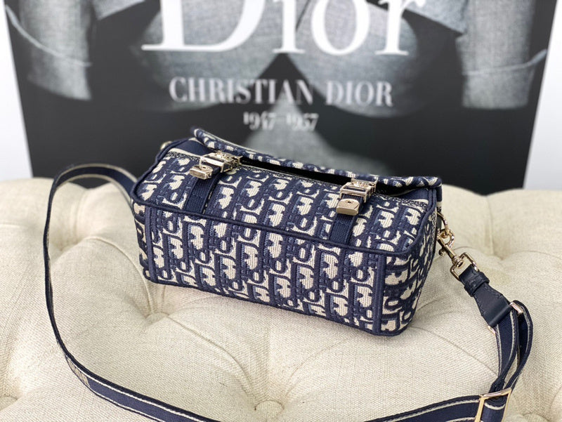 Styled lifestyle shot of sleek structured women's handbag – women's everyday handbag