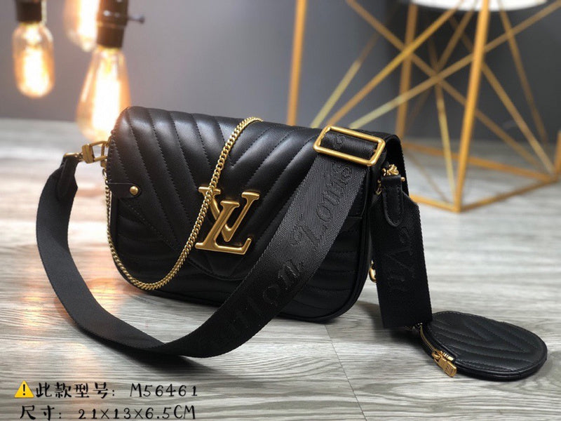Side profile of premium chic women's handbag – women's luxury accessory