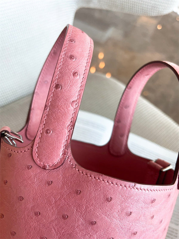  effortless shopper bag detail view showing craftsmanship
