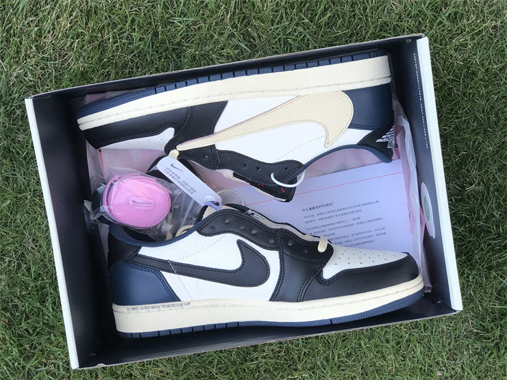 Nike crisp white luxury sneakers view 4 heritage-inspired look