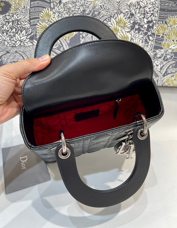 Front view of premium chic women's handbag – women's designer-style accessory
