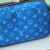  structured bag interior and compartment view 15